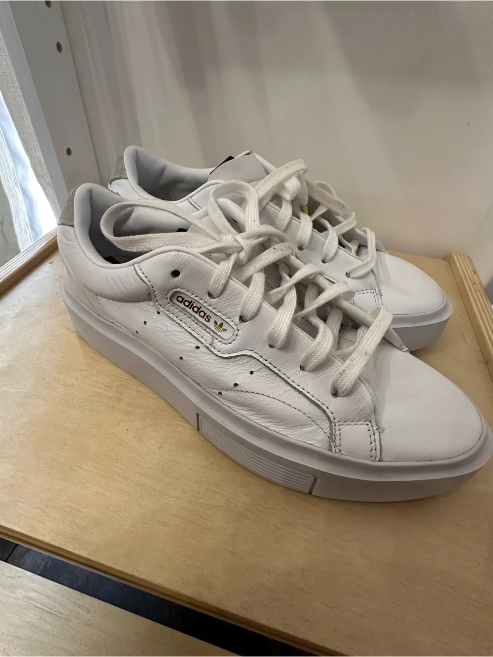Adidas Women's Sleek Super Low-Top Platform Sneakers Sz 9